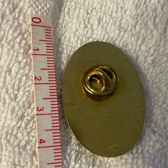 Vintage WWE The undertaker rare pin in great condition - Picture 3 of 4